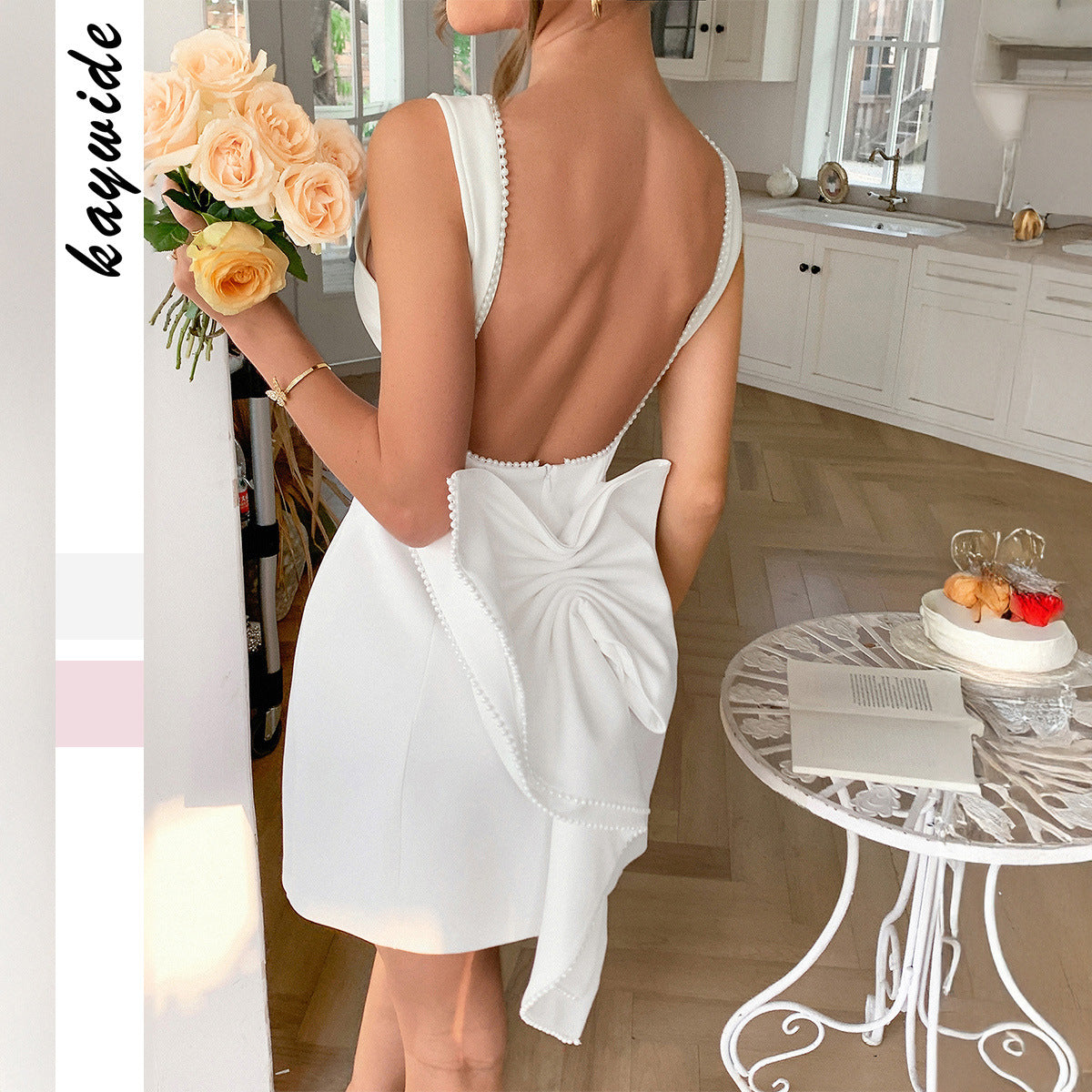 Sleeveless solid color short skirt dress